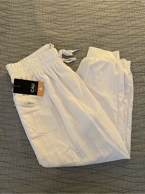 NWT Cali Sport White Joggers Size XL